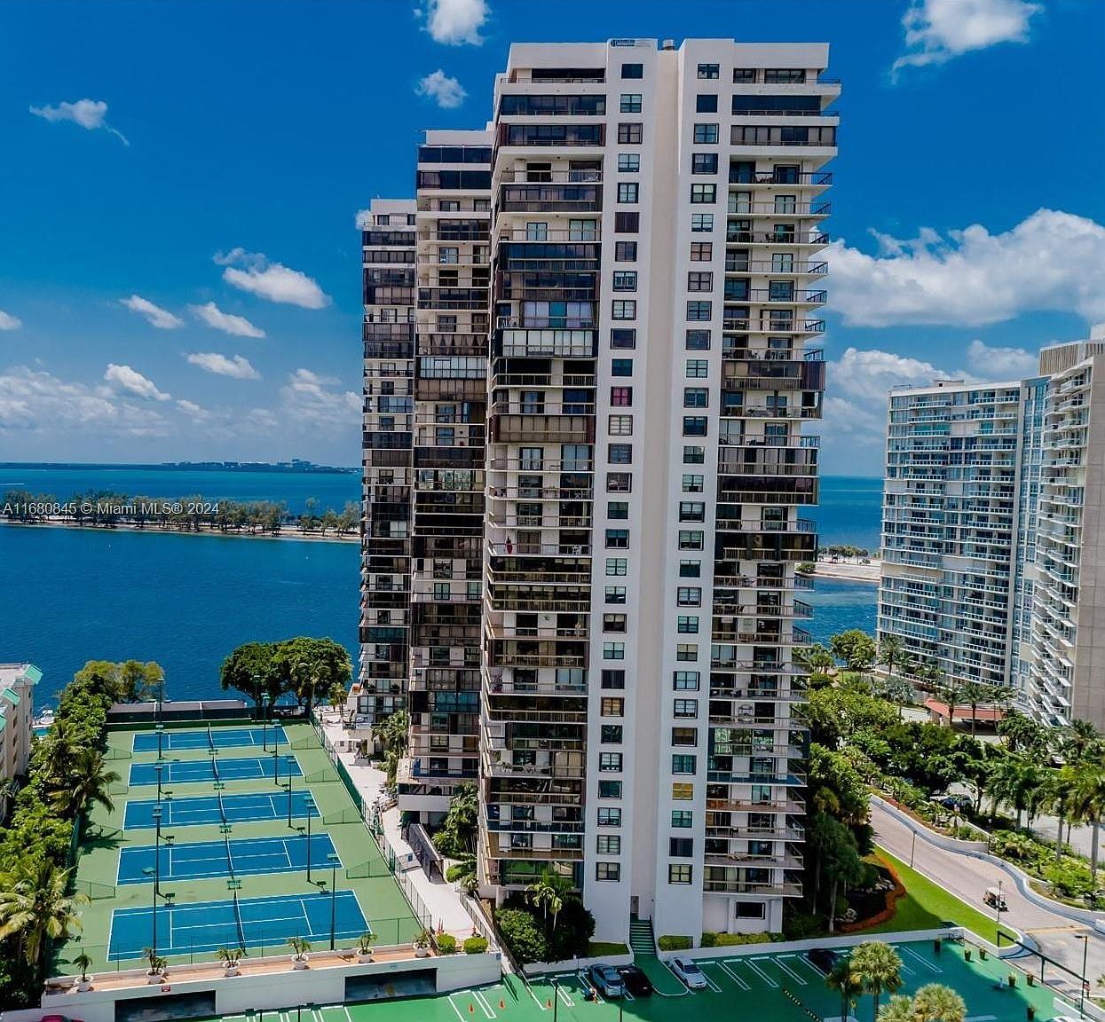 BALCONY & WINDOWS INSPECTIONS FOR 40 YEAR THRESHOLD BUILDING RECERTIFICATION INSPECTION